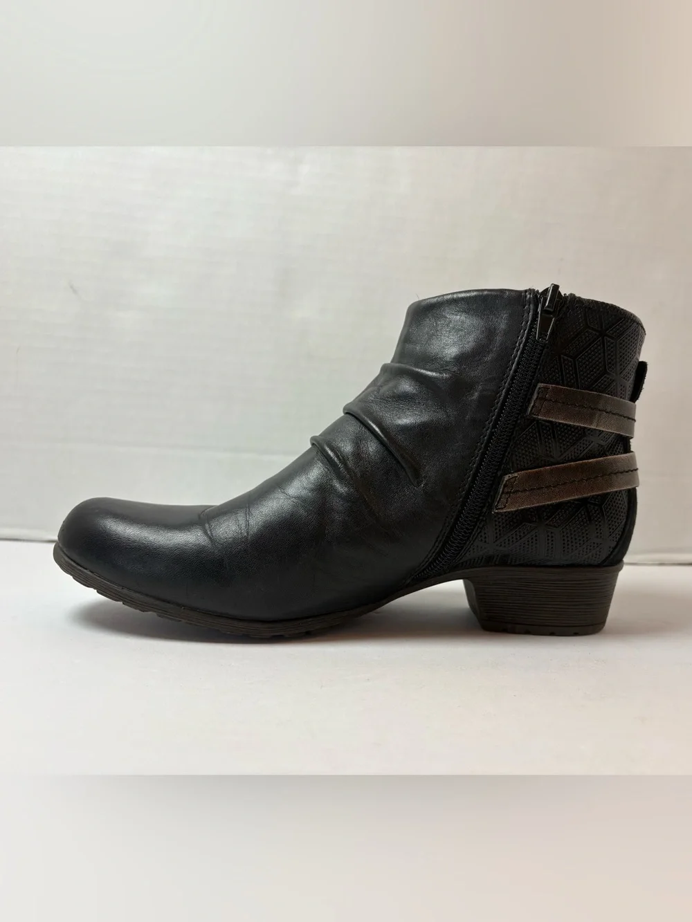 Cobb Hill Rockport Gratasha Black Leather Runched Booties Size 8